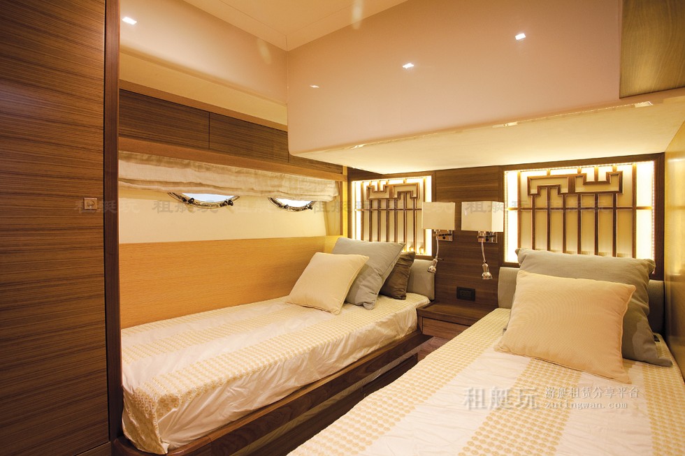 三亞旅游 游艇帆船租賃 海上包船過(guò)夜