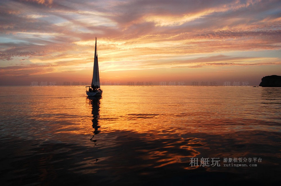 三亞旅游 游艇帆船租賃 海上包船過(guò)夜